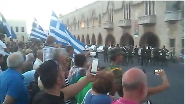 Δείτε τι έγινε στην Ρόδο μόλις η στρατιωτική μπάντα έπαιξε το «Μακεδονία Ξακουστή»